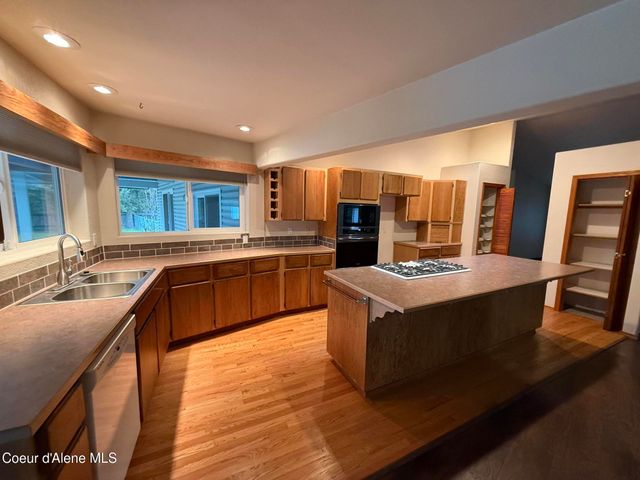 7959 N Valley ST, Dalton Gardens, ID 83815