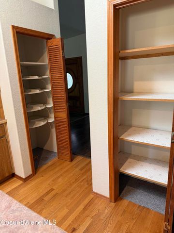 7959 N Valley ST, Dalton Gardens, ID 83815