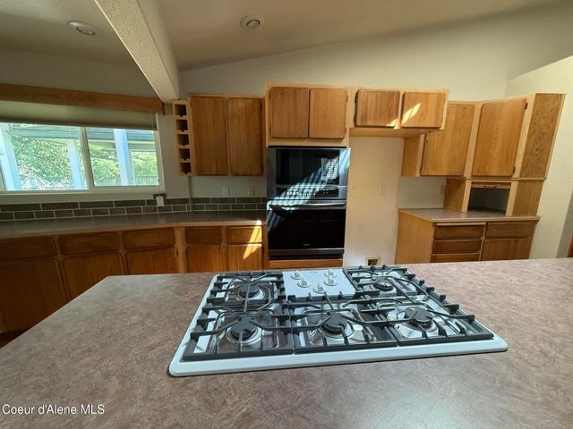 7959 N Valley ST, Dalton Gardens, ID 83815