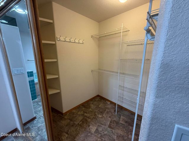 7959 N Valley ST, Dalton Gardens, ID 83815