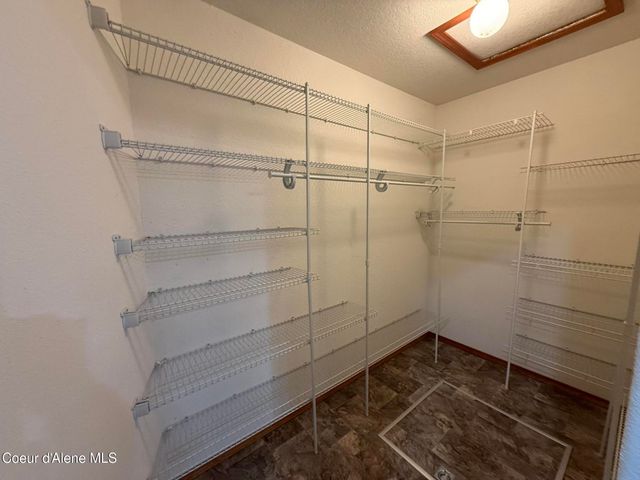 7959 N Valley ST, Dalton Gardens, ID 83815