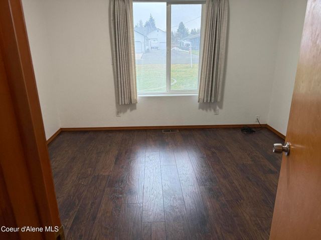 7959 N Valley ST, Dalton Gardens, ID 83815