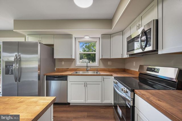 1074 PEARSONS CORNER RD, Hartly, DE 19953