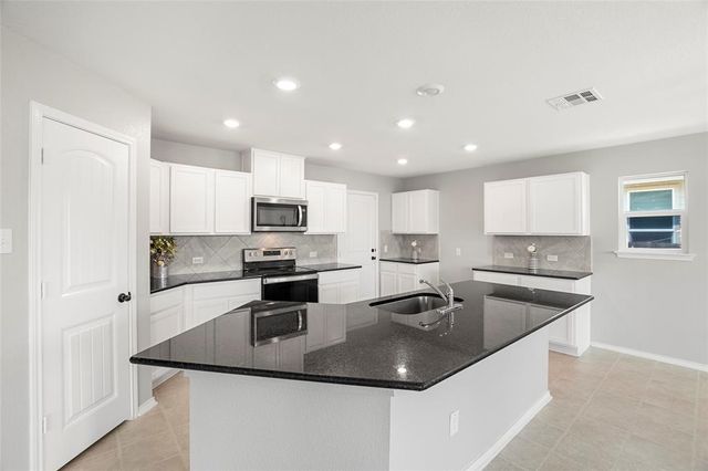 117 W Point Way, Elgin, TX 78621