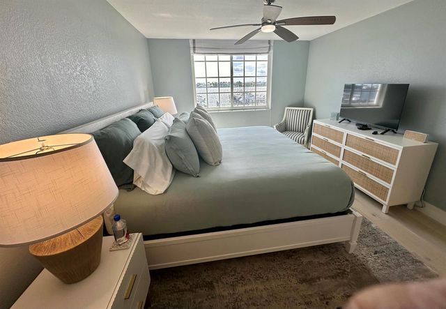 167 Yacht Club Way 204, Hypoluxo, FL 33462