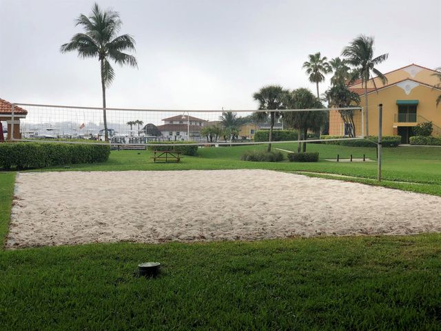 167 Yacht Club Way 204, Hypoluxo, FL 33462