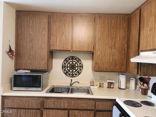 324 Chestnut Hill Court 11, Thousand Oaks, CA 91360