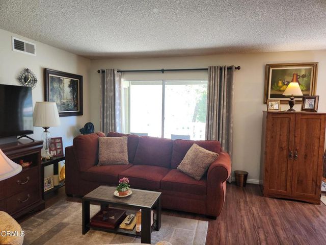 324 Chestnut Hill Court 11, Thousand Oaks, CA 91360