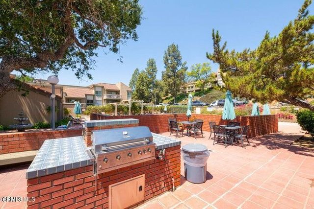 324 Chestnut Hill Court 11, Thousand Oaks, CA 91360