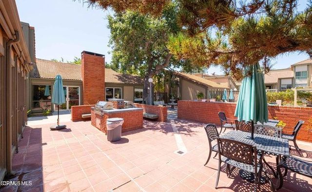 324 Chestnut Hill Court 11, Thousand Oaks, CA 91360