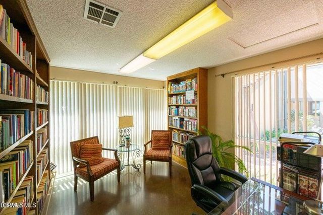 324 Chestnut Hill Court 11, Thousand Oaks, CA 91360