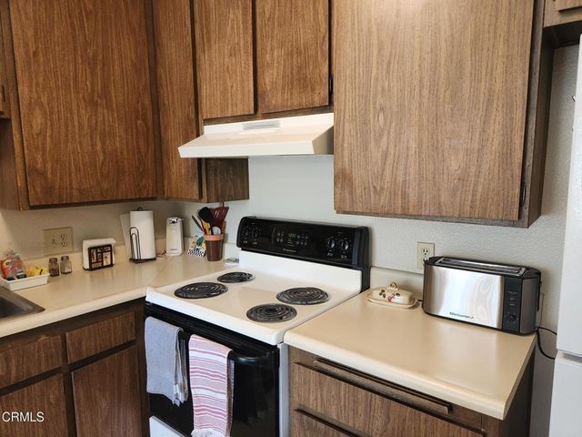 324 Chestnut Hill Court 11, Thousand Oaks, CA 91360