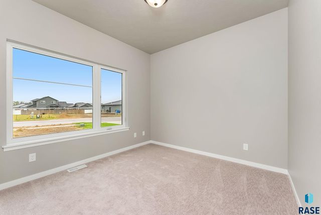 1508 S Kathryn Ave Avenue, Sioux Falls, SD 57106