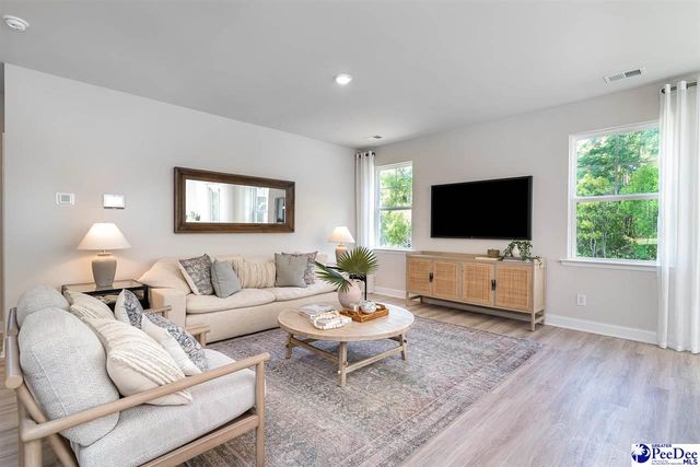 284 Bluff View Ln, Florence, SC 29505