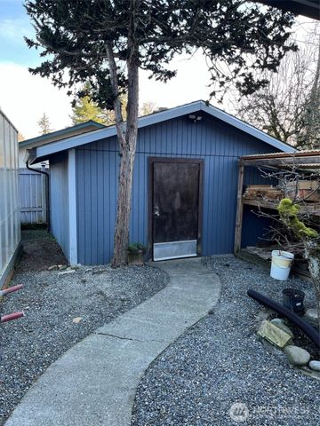 9216 70th Street SW, Lakewood, WA 98498