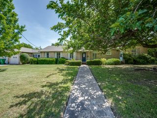 1006 N Trinity Street, Decatur, TX 76234