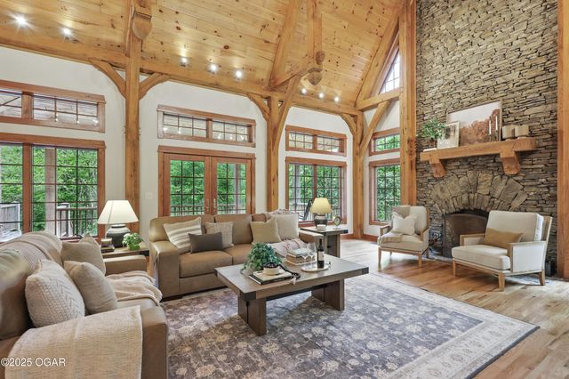 4955 Deer Run Loop, Carthage, MO 64836