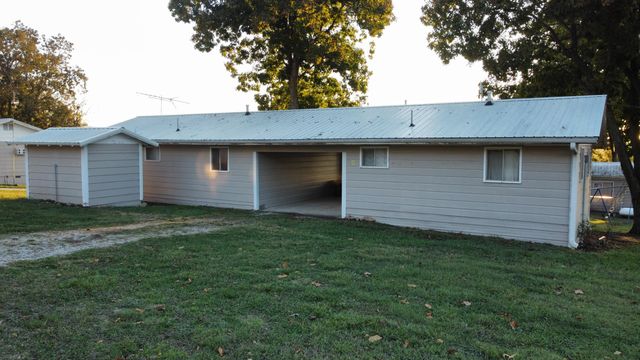 26314 County Road 322, Pittsburg, MO 65724