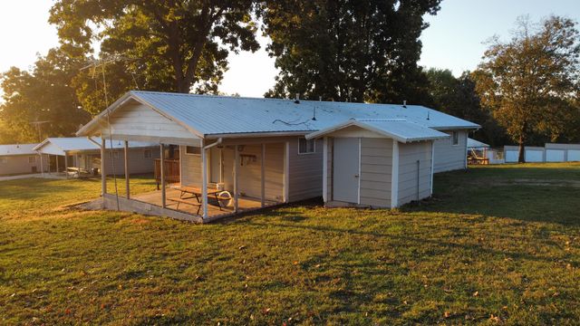 26314 County Road 322, Pittsburg, MO 65724