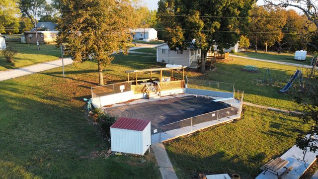 26314 County Road 322, Pittsburg, MO 65724