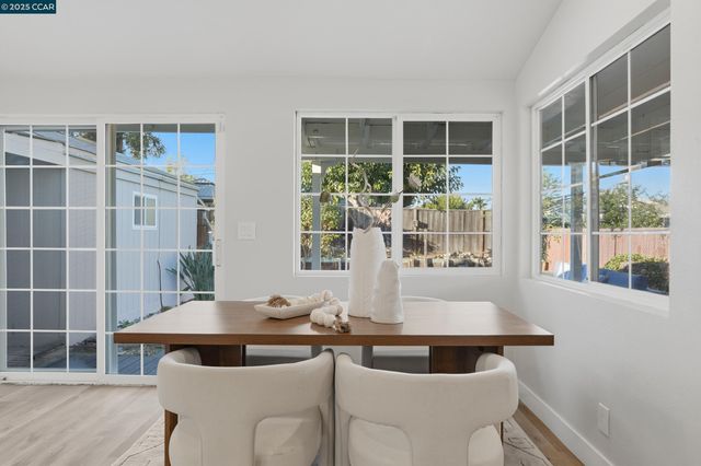 28 Temple Ct, Pacheco, CA 94553