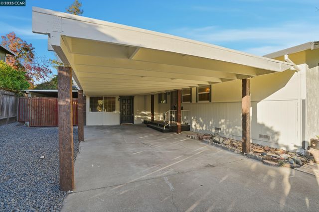 28 Temple Ct, Pacheco, CA 94553