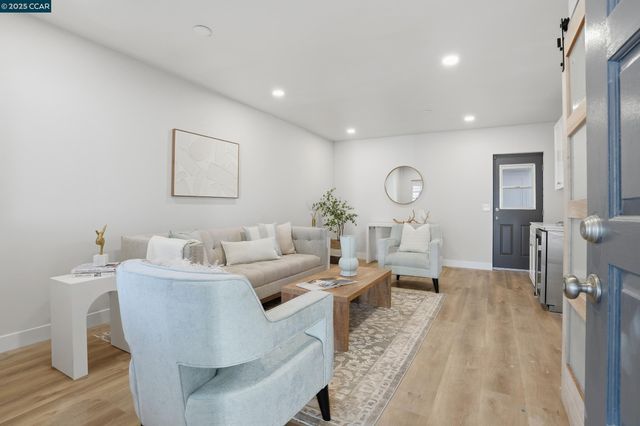 28 Temple Ct, Pacheco, CA 94553