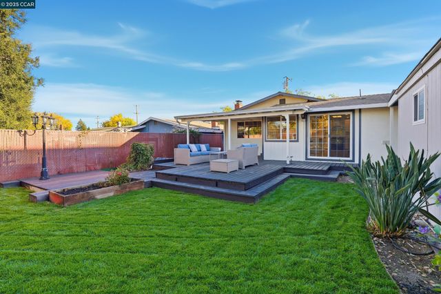 28 Temple Ct, Pacheco, CA 94553