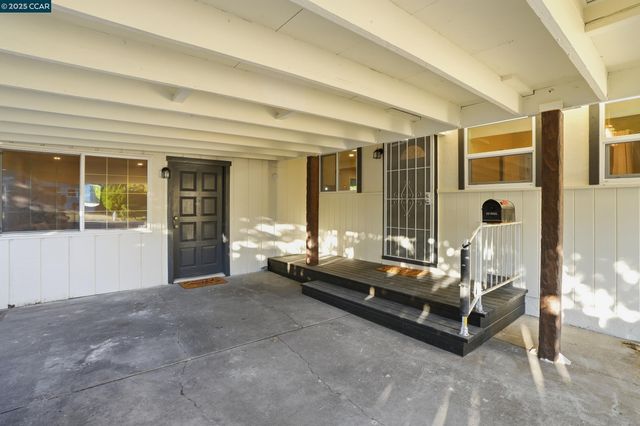 28 Temple Ct, Pacheco, CA 94553