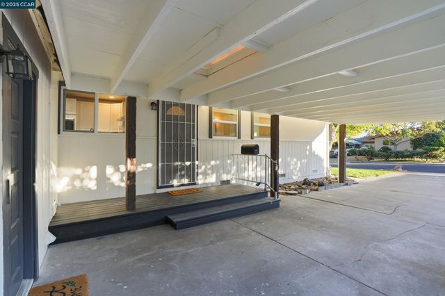 28 Temple Ct, Pacheco, CA 94553