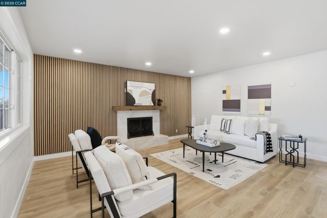 28 Temple Ct, Pacheco, CA 94553