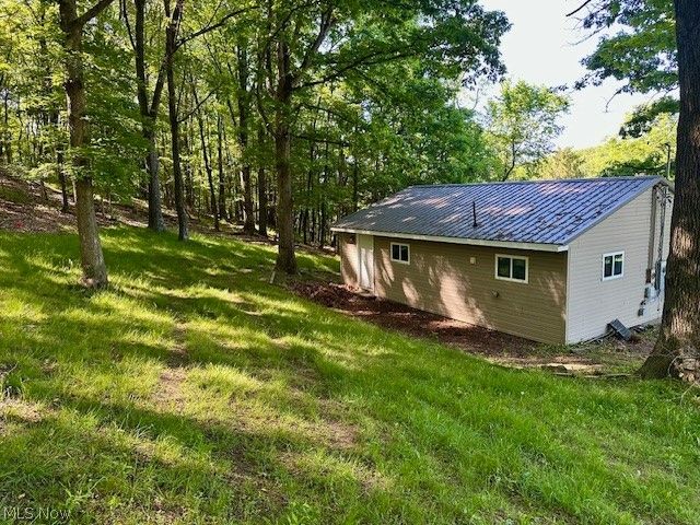 44 Moores Lane, New Cumberland, WV 26047