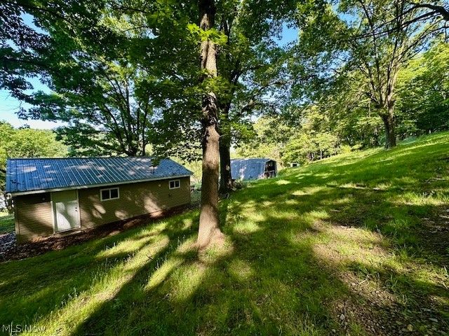 44 Moores Lane, New Cumberland, WV 26047