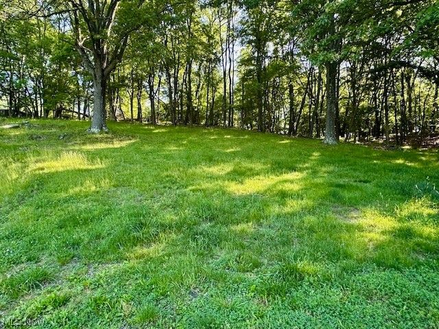 44 Moores Lane, New Cumberland, WV 26047