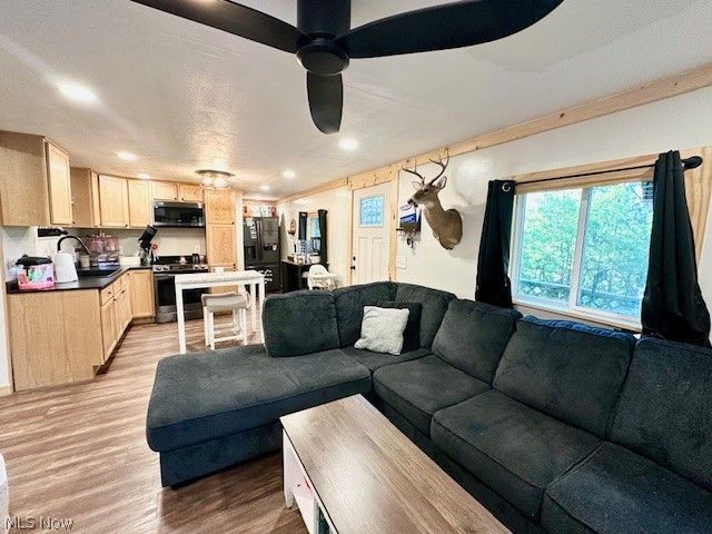 44 Moores Lane, New Cumberland, WV 26047