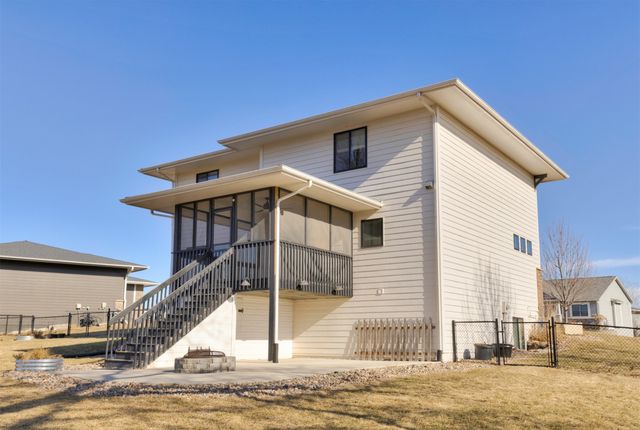 1621 Lyndale Drive, Polk City, IA 50226