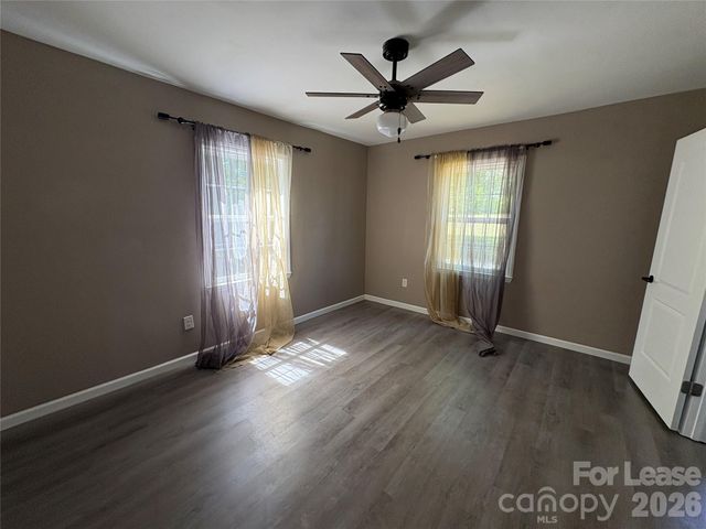 508 N Main Street, Lowell, NC 28098