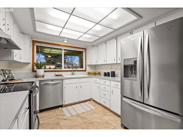 253 S TARRYBROOKE Cir, Cornelius, OR 97113