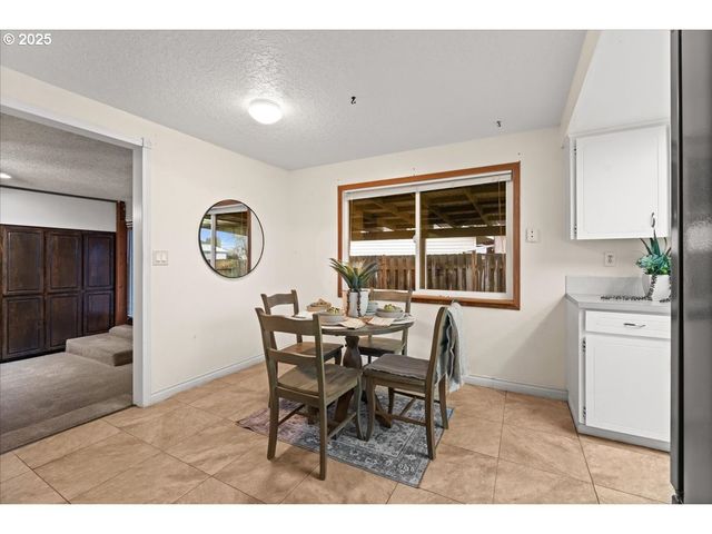 253 S TARRYBROOKE Cir, Cornelius, OR 97113