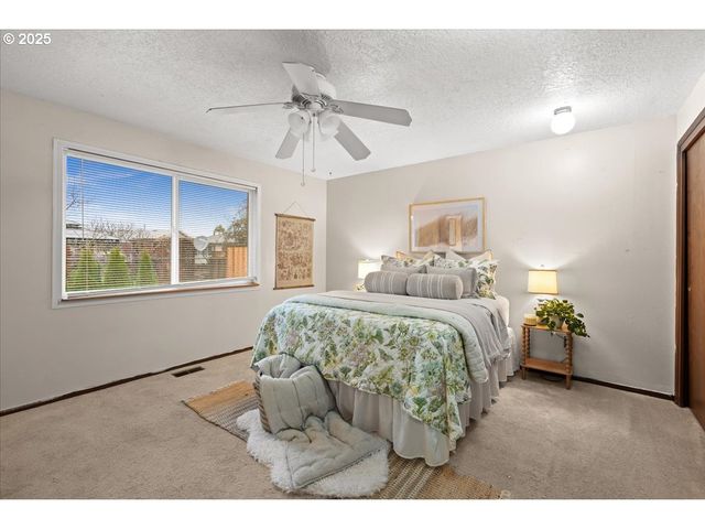 253 S TARRYBROOKE Cir, Cornelius, OR 97113