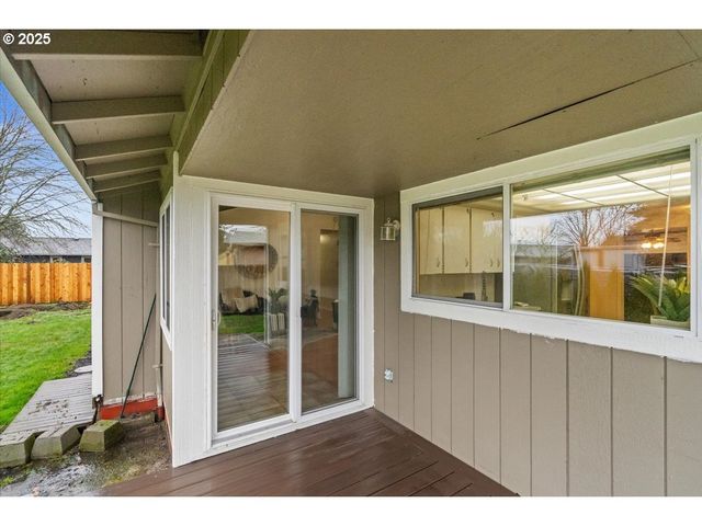 253 S TARRYBROOKE Cir, Cornelius, OR 97113