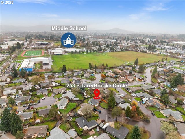253 S TARRYBROOKE Cir, Cornelius, OR 97113