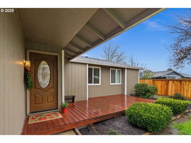 253 S TARRYBROOKE Cir, Cornelius, OR 97113