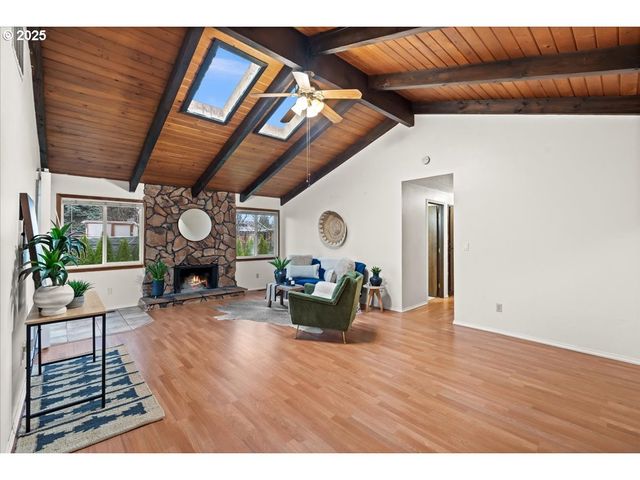 253 S TARRYBROOKE Cir, Cornelius, OR 97113