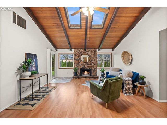 253 S TARRYBROOKE Cir, Cornelius, OR 97113