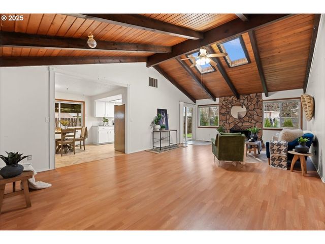 253 S TARRYBROOKE Cir, Cornelius, OR 97113