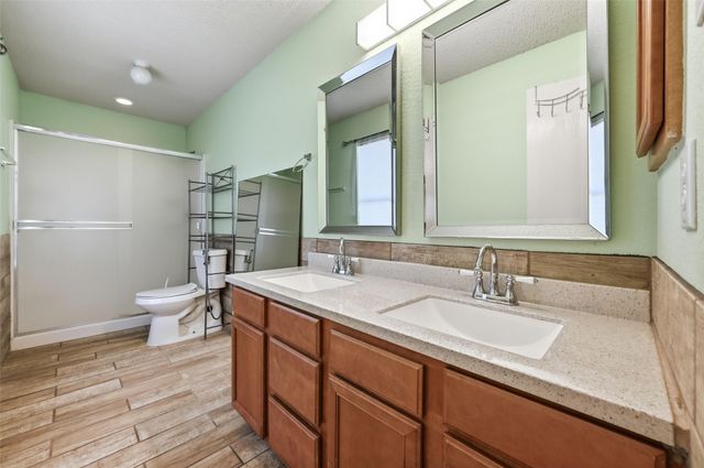 8108 Abbey Glen Court, Arlington, TX 76002