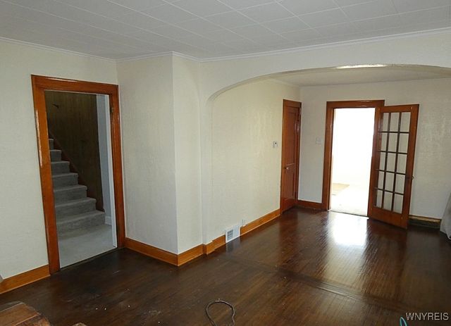 1041 92nd Street, Niagara Falls, NY 14304