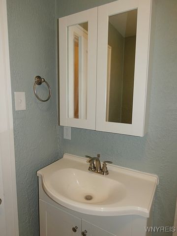 1041 92nd Street, Niagara Falls, NY 14304