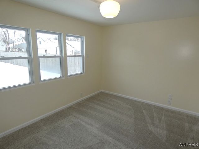 1041 92nd Street, Niagara Falls, NY 14304